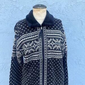 Vintage Fair Isle Sweater Size Medium Nordic cardigan Faux Fur collar
